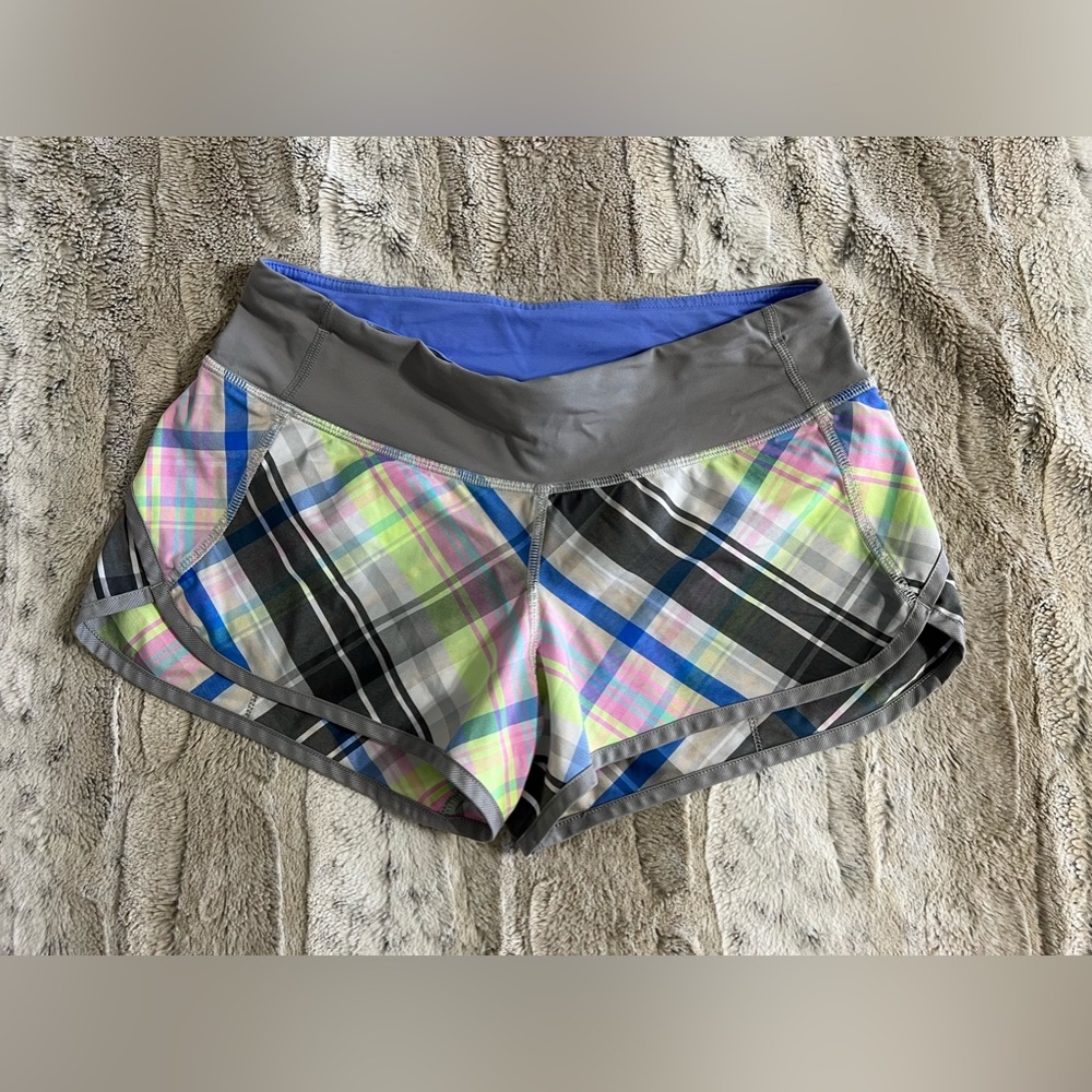 Lululemon Speed Up Short Sz 4 - very good condition!